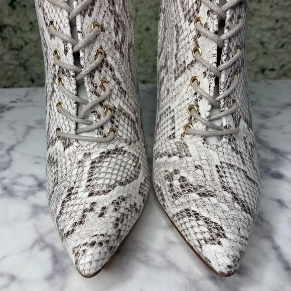 🆕 Cream Faux Snake Skin Boots - Picture 2 of 7